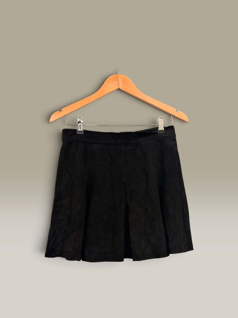 Alice + Olivia Lee Suede Mini Skirt Size 6 Black